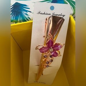 LAKO KULA Hair clip purchased in Maui Hawaii